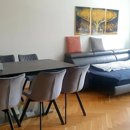Apartment Smichov *